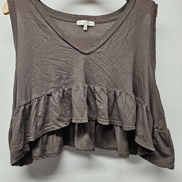 Truly Madly Deeply Urban Outfitters cropped flowy top - Picture 2 of 4